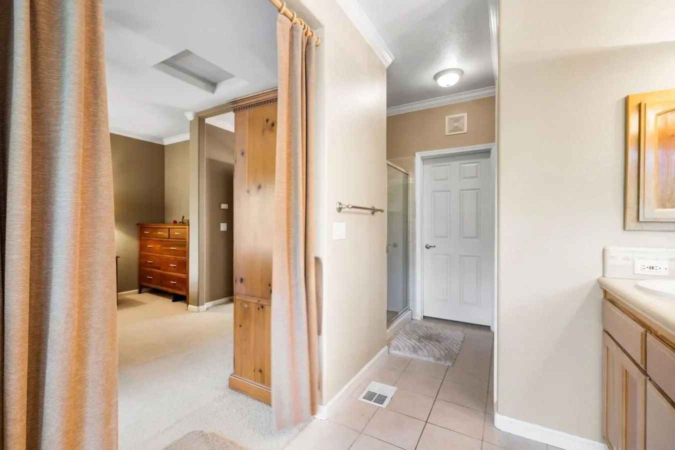 2736 Via Villaggio, Sacramento, California, United States. - Photo 28