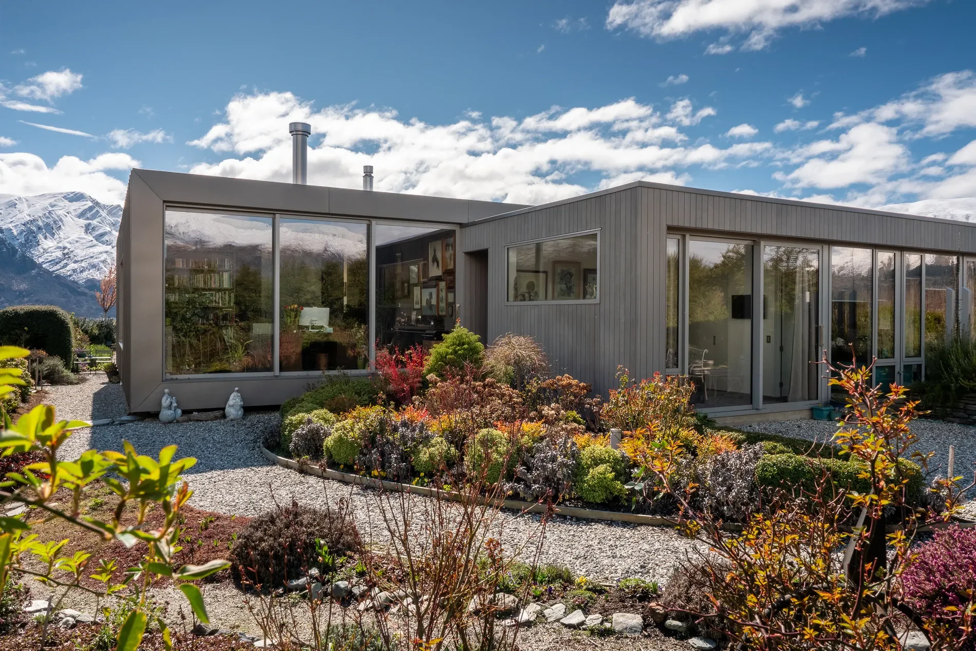 Exterior photo 5