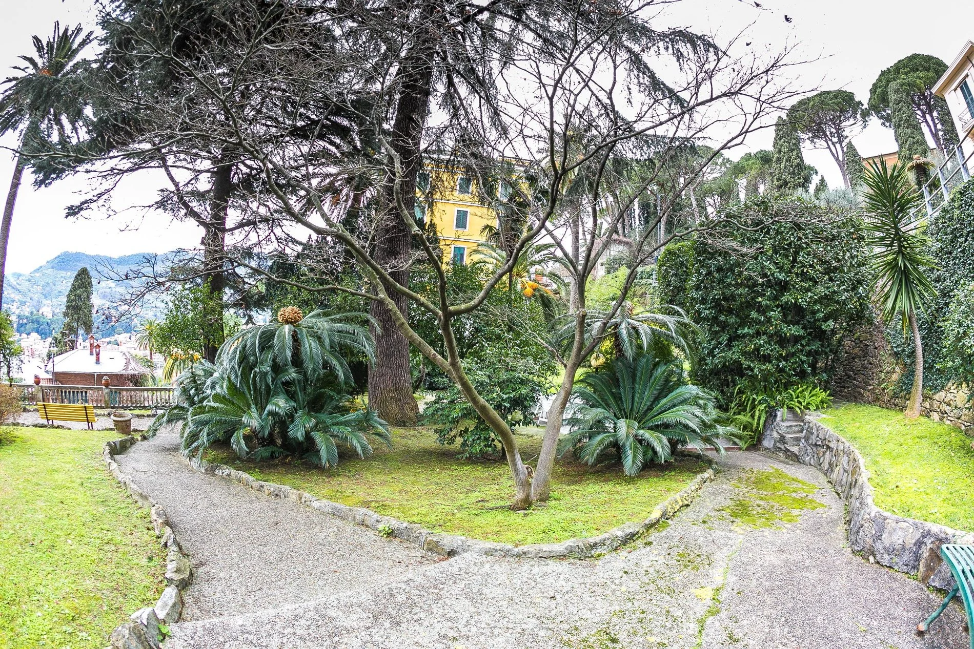 Exterior photo 7