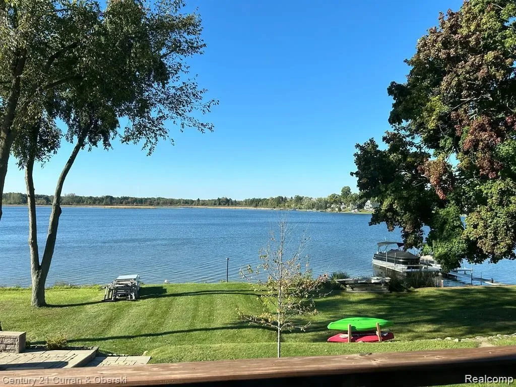 222 Ackerson Lake Drive, Jackson, MI 49201, Leoni, Michigan, United States. - Photo 39