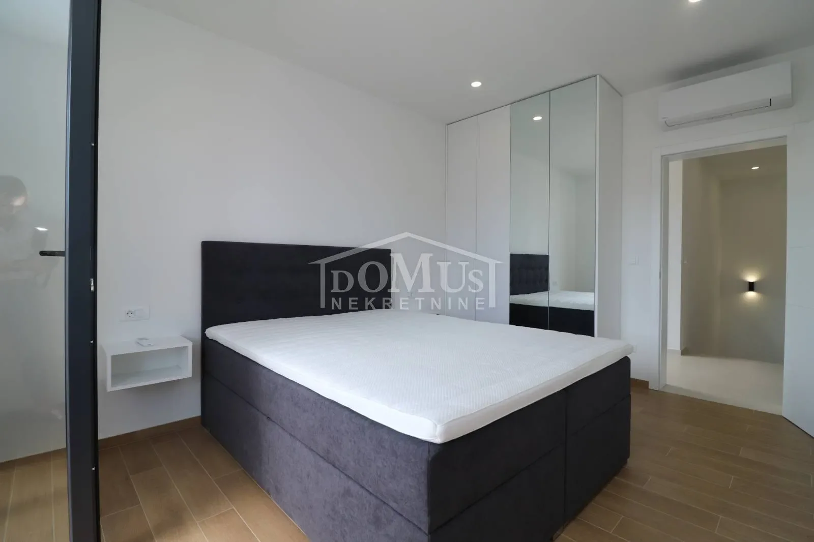 Gallery photo 4