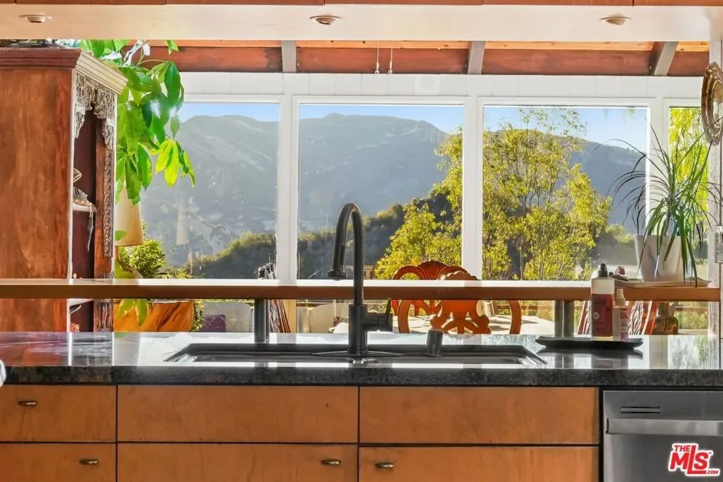 2158 Topanga Skyline Drive, Topanga, California, United States. - Photo 6