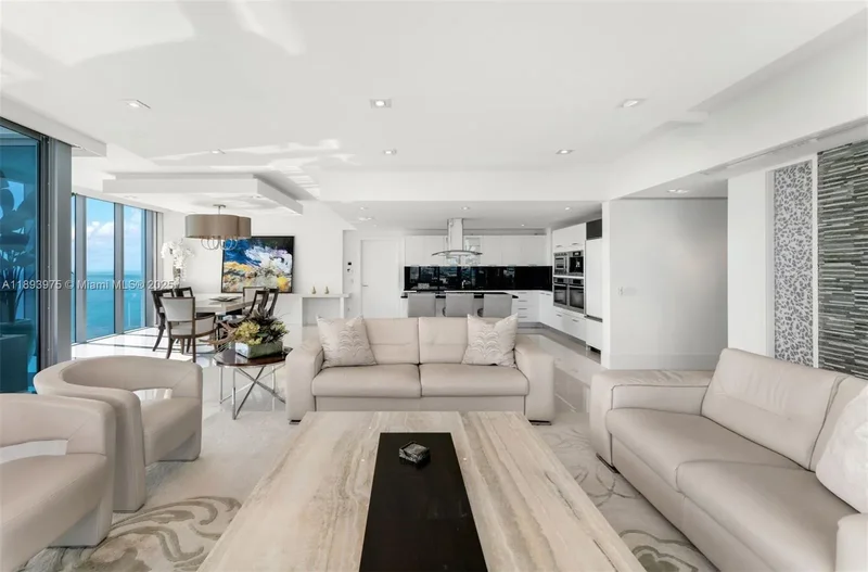 6899 Collins Ave LPH04, Miami Beach, Florida, United States. - Photo 18