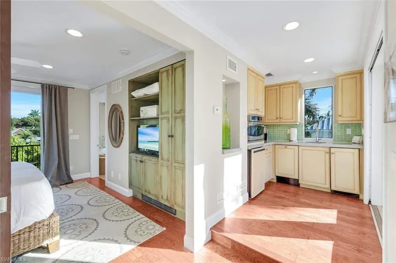 210 Central AVE, Naples, FL, 34102, USA, Naples, Florida, United States. - Photo 33