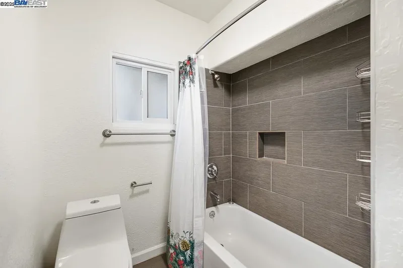 2138 19Th Ave, Oakland, California, United States. - Photo 54