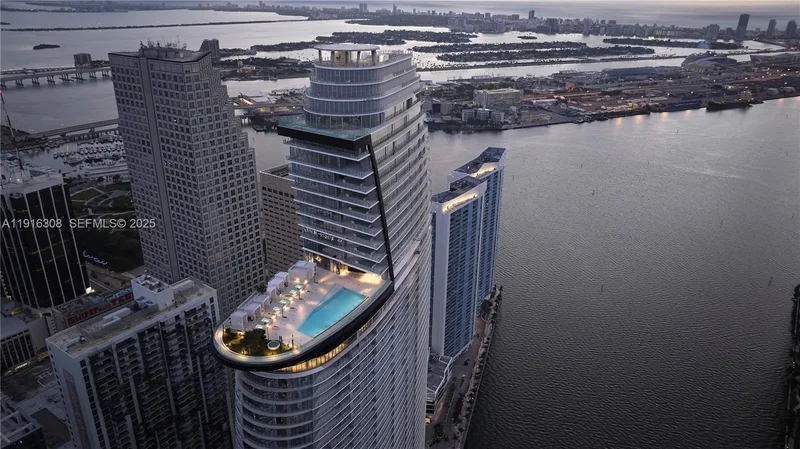 300 Biscayne Boulevard Wa, #1101E, Miami, FL, 33131, USA, Miami, Florida, United States. - Photo 40