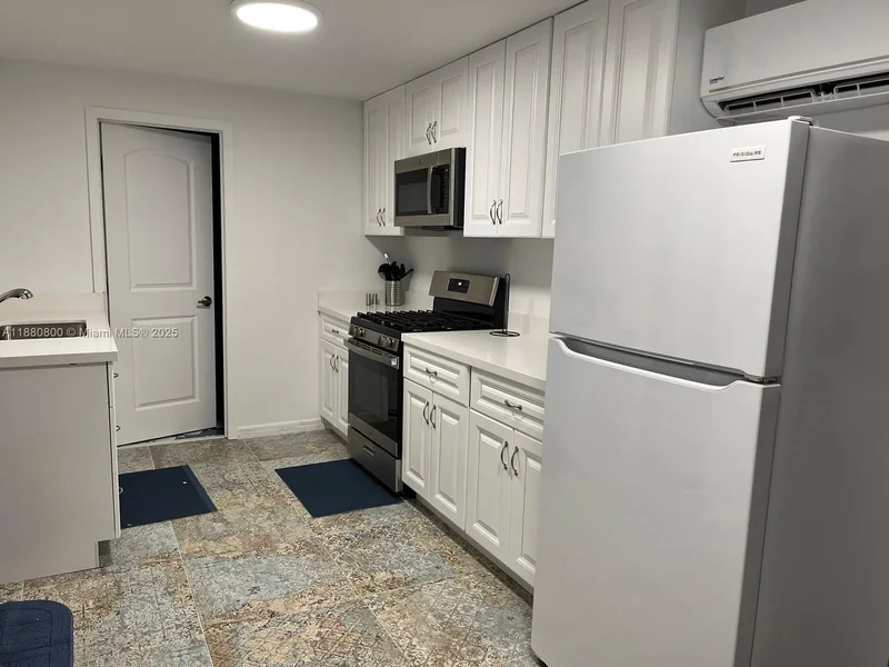 754 NE 71st St, Miami, Florida, United States. - Photo 21