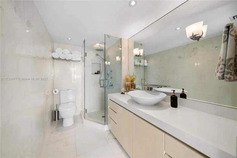 90 Alton Rd 3010, Miami Beach, Florida, United States. - Photo 12