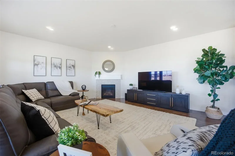 8255 S Vandriver Way, Aurora, CO 80016, Aurora, Colorado, United States. - Photo 16