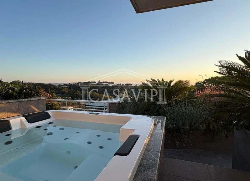 FABULOUS 400 SQM PENTHOUSE WITH NEW, ULTRA-LUXURY TERRACE