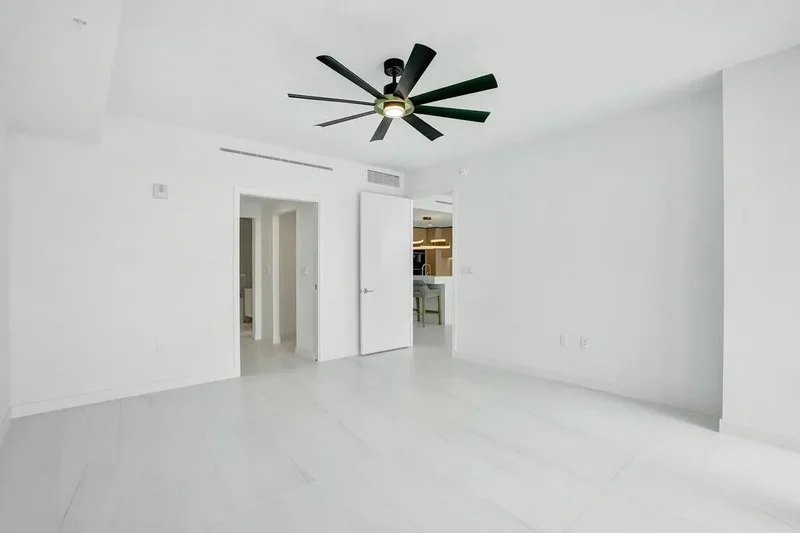 900 N Ocean Blvd. 1405, Hillsboro Beach, Florida, United States. - Photo 22