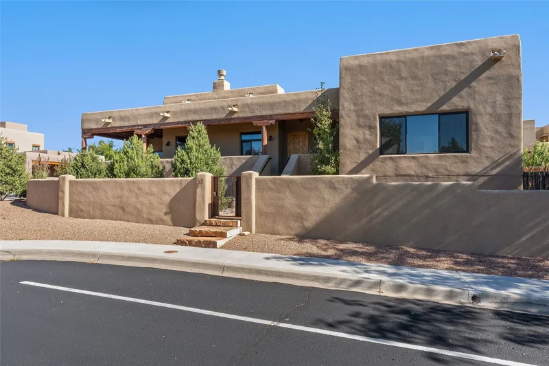 32 Calle Lemita , Santa Fe, NM 87507, Santa Fe, New Mexico, United States. - Photo 2