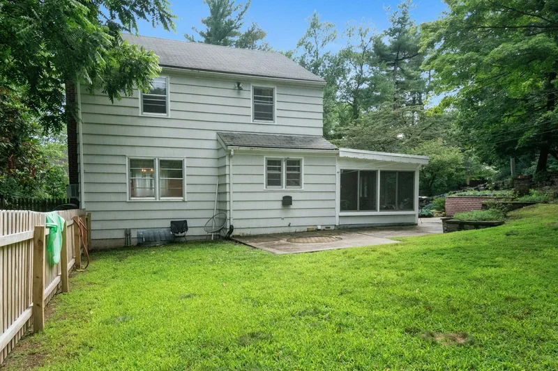 25 Fenwick Road, Hastings-on-Hudson, NY 10706, Hastings-on-Hudson, New York, United States. - Photo 16