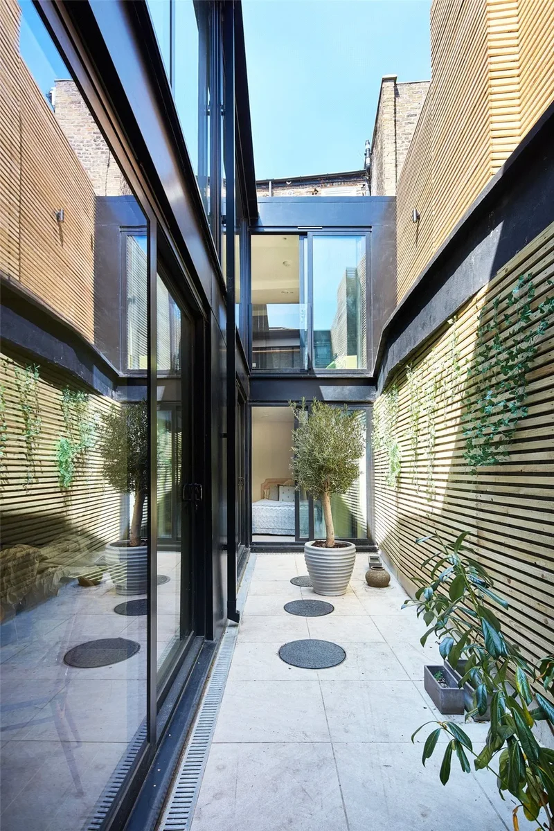 Peploe Road, London, London, England, United Kingdom. - Photo 19