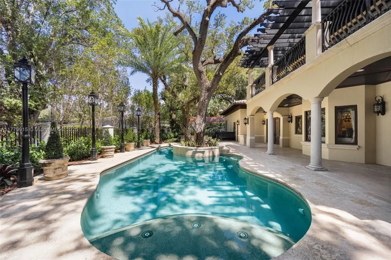 6016 Leonardo St, Coral Gables, Florida, United States. - Photo 36