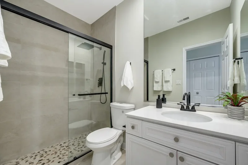 123 W Oak Street #K, Chicago, Illinois, United States. - Photo 25