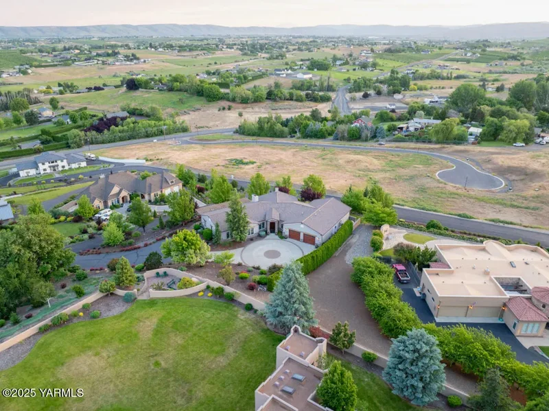 305 Mountain Shadows Pl, Yakima, WA, 98908, USA, Yakima, Washington, United States. - Photo 62
