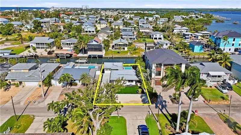 239 Curlew ST, Fort Myers Beach, Florida, United States. - Photo 29