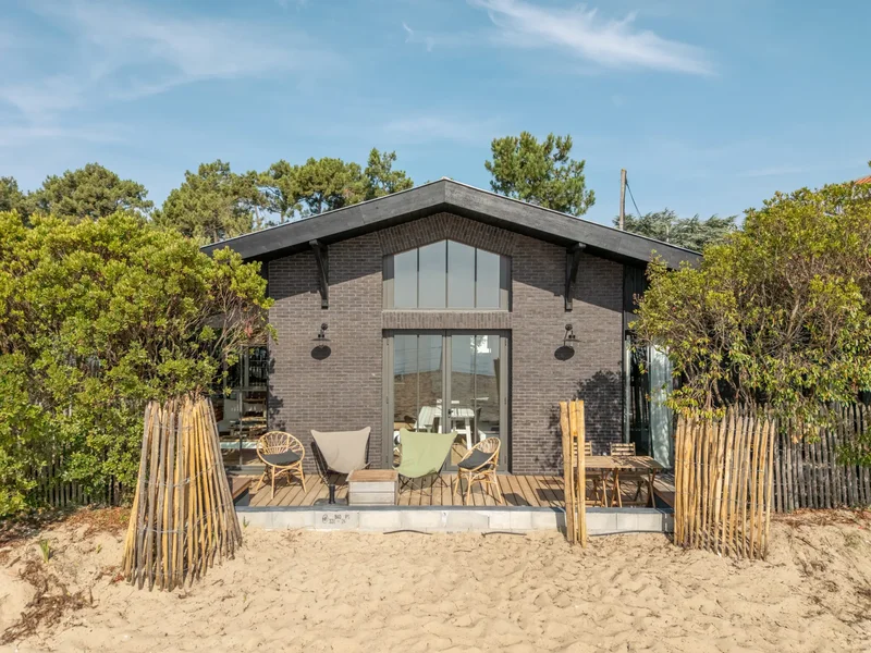 4 Bedroom Villa by the Water