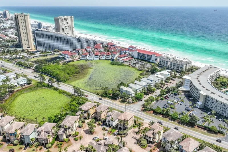 Miramar Beach, Florida, United States. - Photo 41