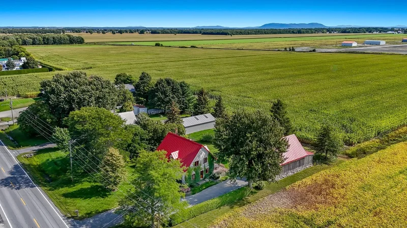 7965 Grand Rang, Saint-Hyacinthe, Quebec, Canada. - Photo 40