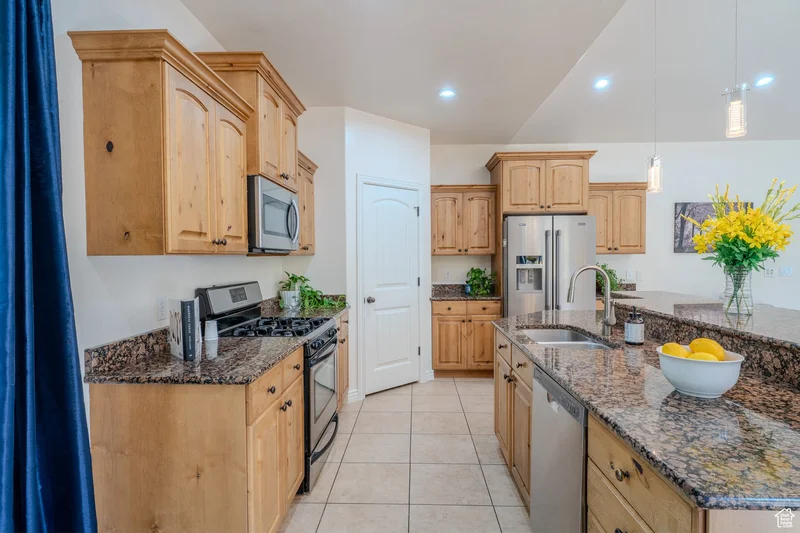 161 W SWEETBRIAR LN, Saratoga Springs, Utah, United States. - Photo 7