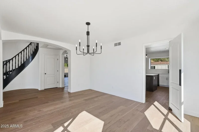 2315 N 42ND STREET, Phoenix, Arizona, United States. - Photo 8
