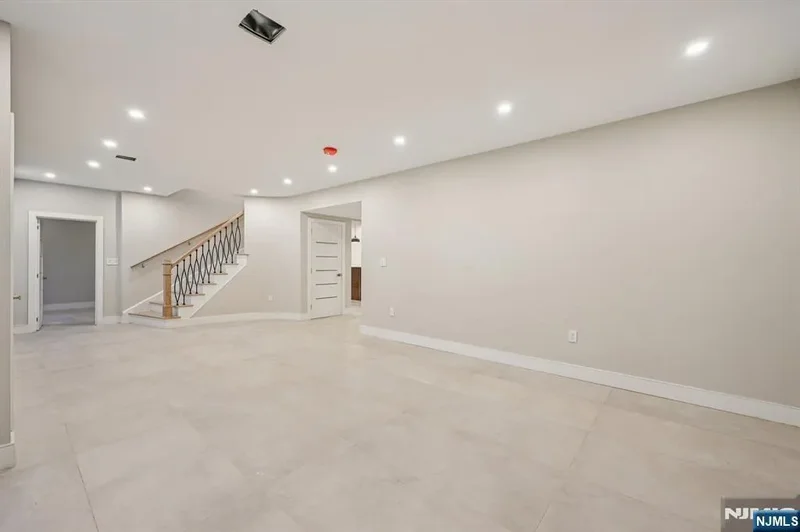 25 Macarthur Avenue, Closter, New Jersey, United States. - Photo 38