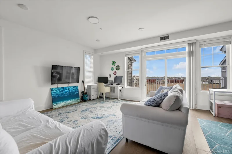 322 Marina Point, Oceanside, New York, United States. - Photo 5