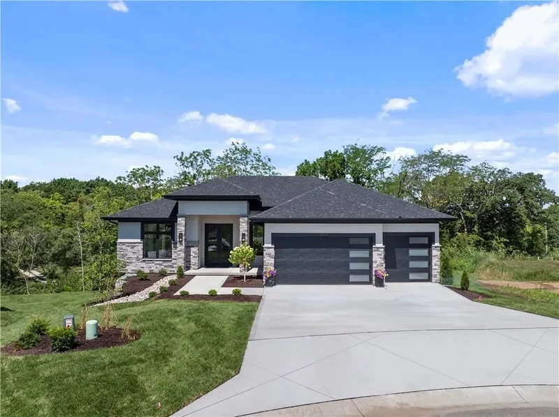 2504 NE Woodland Oak Circle, Lee's Summit, MO 64086, Lake Lotawana, Missouri, United States. - Photo 40