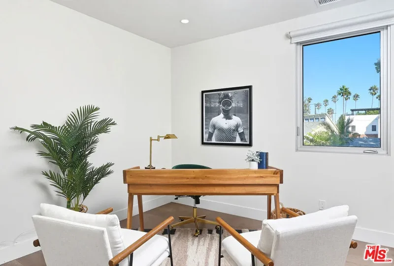 653 Oxford Ave, Los Angeles, California, United States. - Photo 33