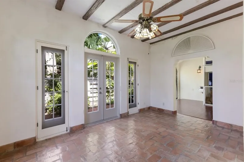 457 Woodland Drive, Sarasota, FL 34234, Sarasota, Florida, United States. - Photo 80