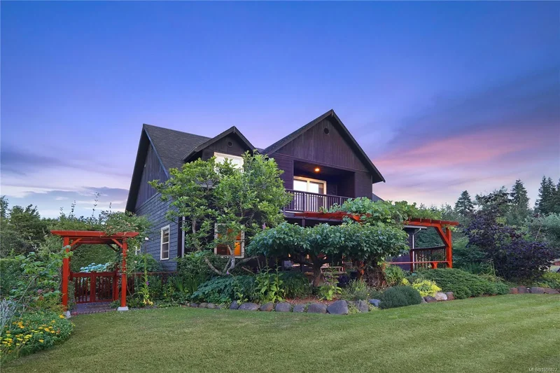 3713 Dove Creek Rd, Courtenay, British Columbia, Canada. - Photo 38