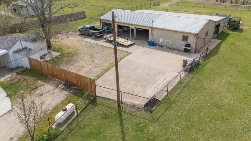 900 Silver Creek Azle Road, Azle, TX 76020, Azle, Texas, United States. - Photo 31