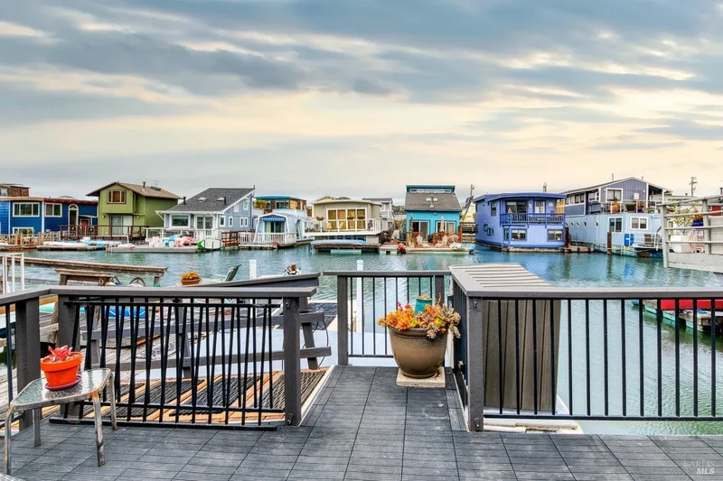 7 W Pier, Sausalito, California, United States. - Photo 15