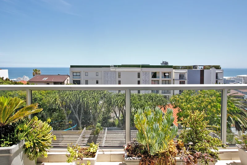 60 Ocean View Dr, Sea Point, Cape Town, 8060, South Africa, Cape Town, Western Cape, South Africa. - Photo 32