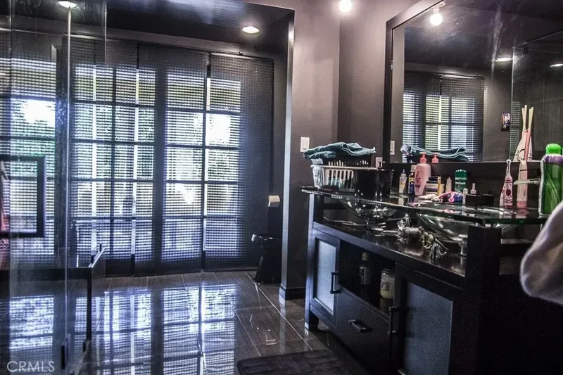 4645 Ledge Avenue, Los Angeles, California, United States. - Photo 14