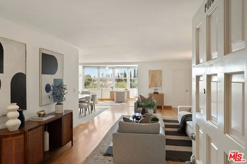10725 Ohio Avenue 2, Los Angeles, California, United States. - Photo 2