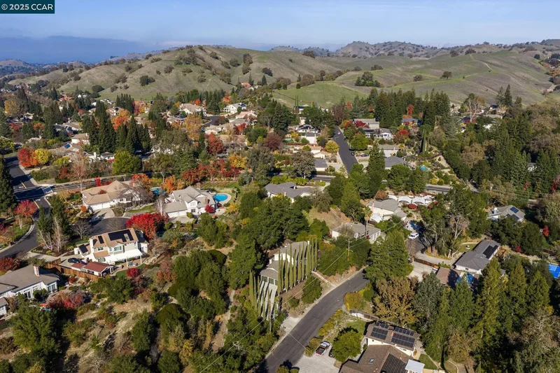 320 Miranda Ln, Alamo, California, United States. - Photo 53