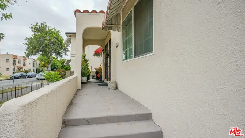 1431 Dixon Street, Glendale, California, United States. - Photo 10