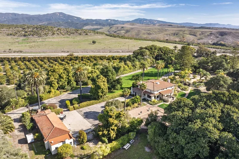 1 Beach Road , Santa Barbara, CA 93117, Goleta, California, United States. - Photo 15