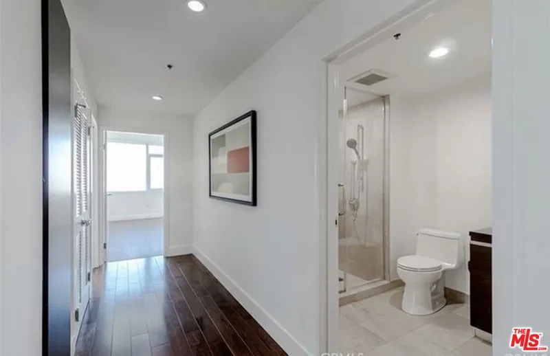 3785 Wilshire Boulevard 1001, Los Angeles, California, United States. - Photo 24