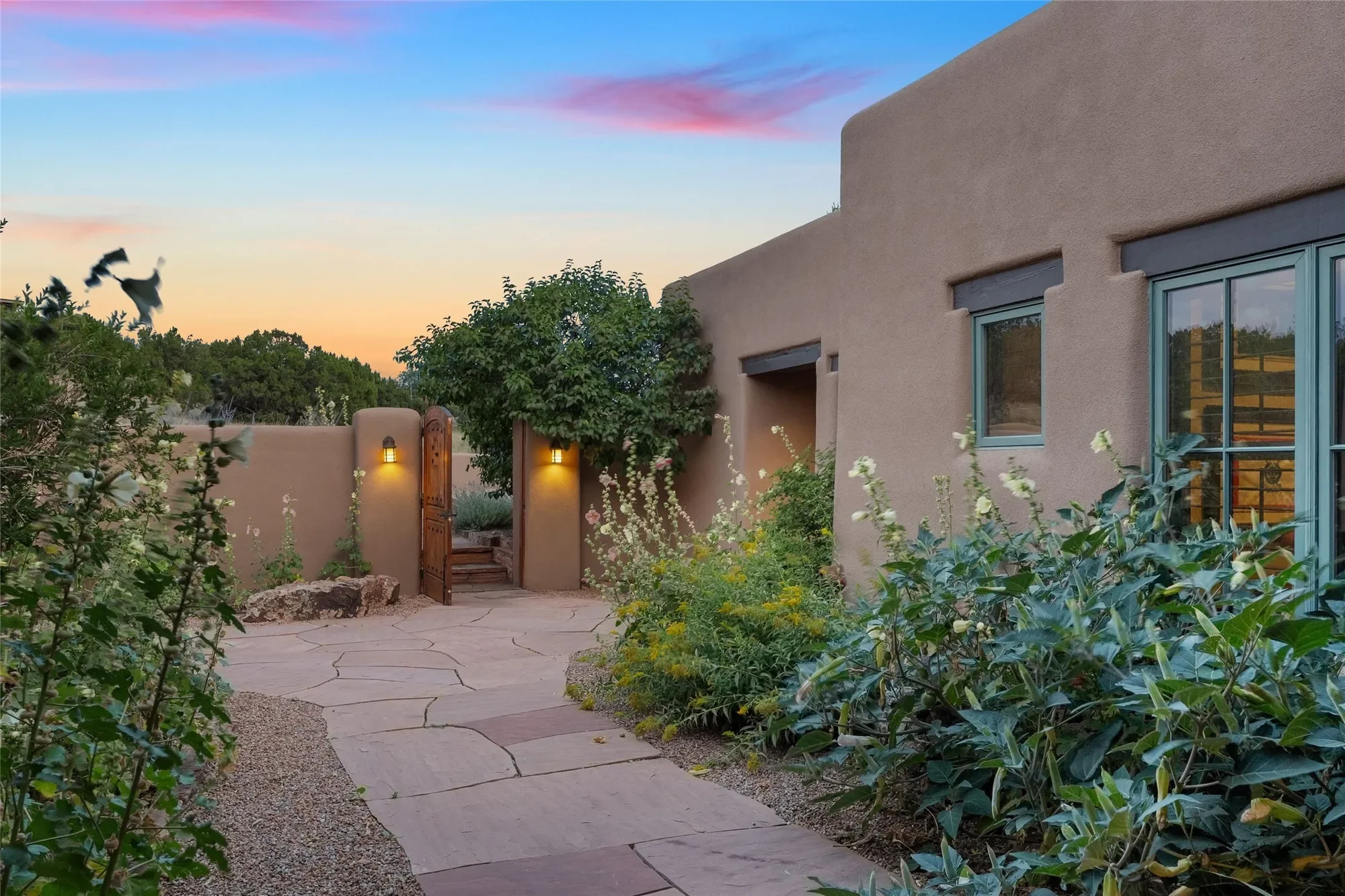 15 Calle Ojitos, Santa Fe, NM 87506, Santa Fe, New Mexico, United States. - Photo 10
