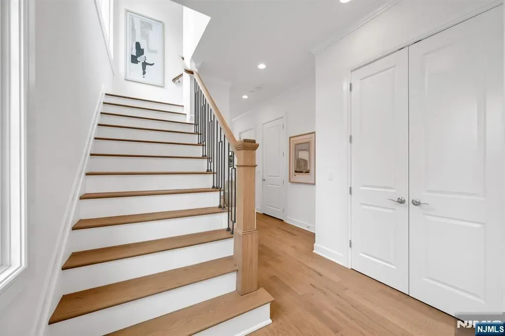 11 Gabriel Court #11, Paramus, New Jersey, United States. - Photo 31