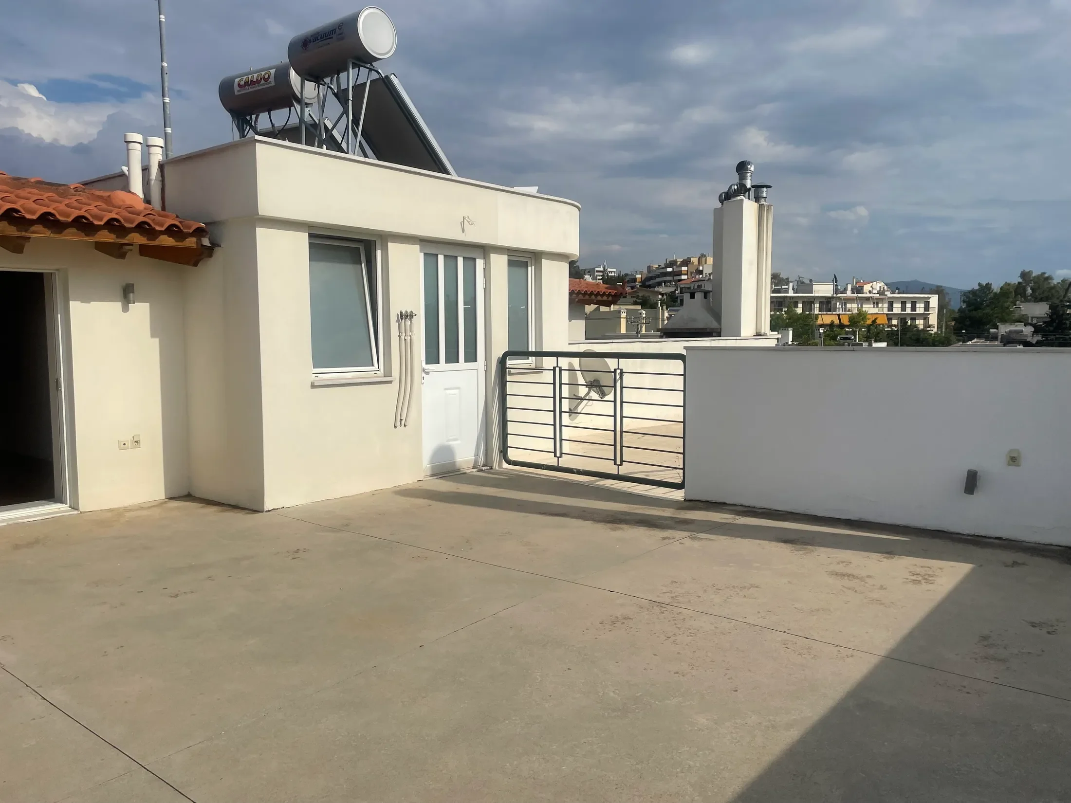 Exterior photo 9