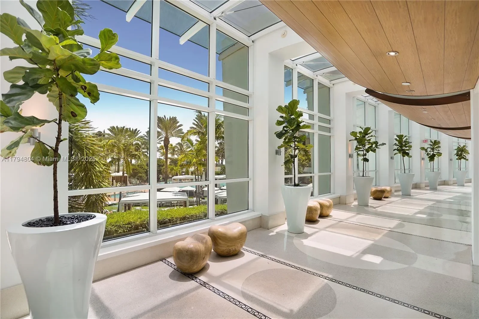 4401 Collins Ave 814, Miami Beach, Florida, United States. - Photo 34