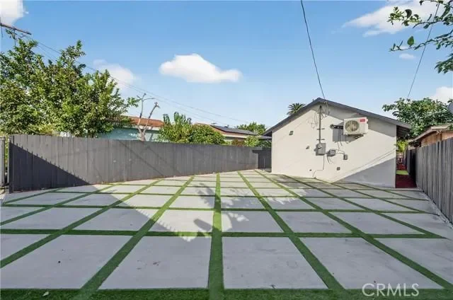 11113 S Budlong Avenue, Los Angeles, CA 90044, Los Angeles, California, United States. - Photo 6