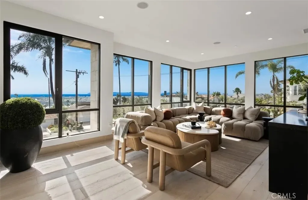 1210 Kings Rd, Newport Beach, California, United States. - Photo 10