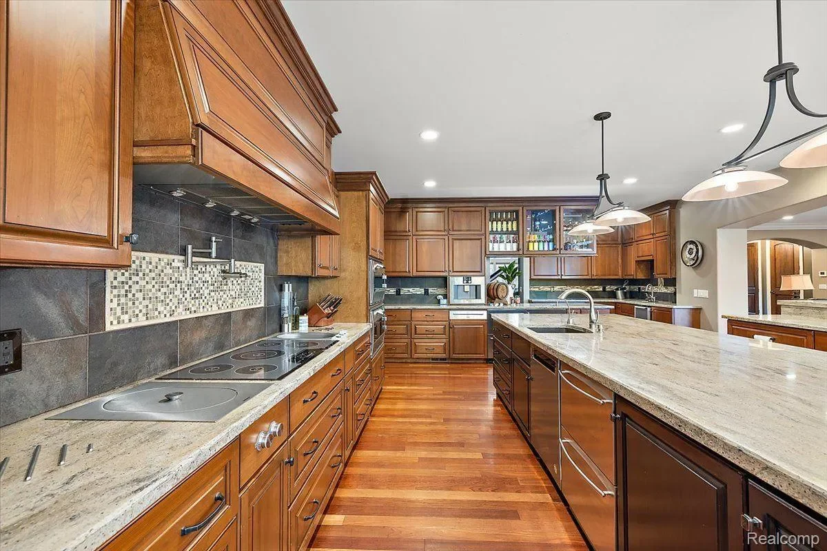 1330 Oxford Road, Bloomfield Charter Township, MI 48304, Birmingham, Michigan, United States. - Photo 6
