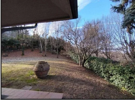 Exterior photo 5